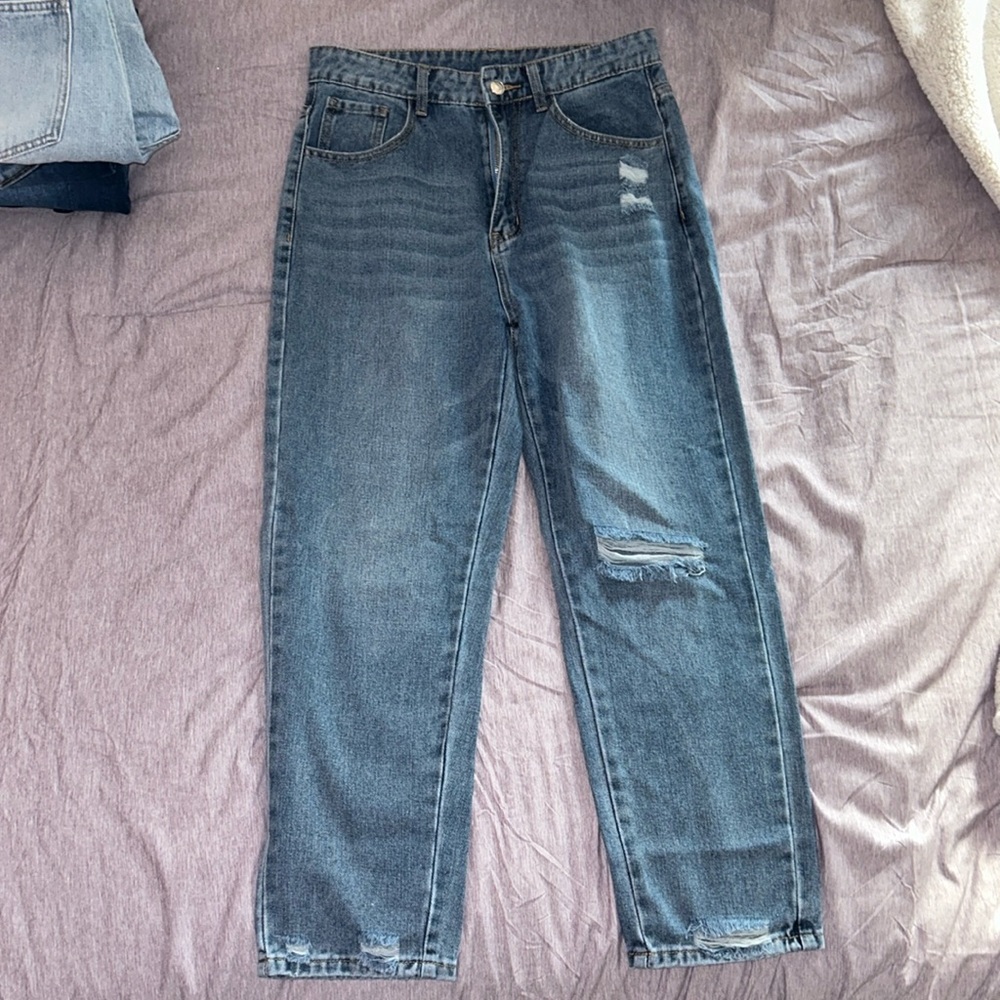 Shein Jeans Size Medium/ 6 New without tags Mom Jeans